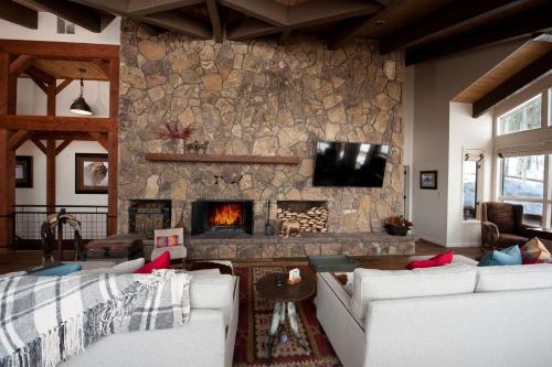 840 Hermosa Cliffs Rd - image 4
