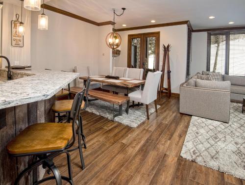 96 Highlands Slopeside #210 Beaver Creek - image 7