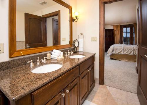 Ascent Residence 208 - image 12