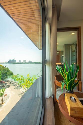 Balcony/terrace, MOON West Lake Serviced Apartment in Hanoi