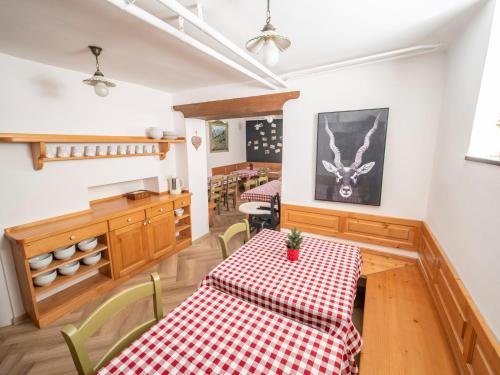 Apartment House Berghi - image 11