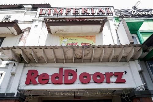 RedDoorz near Waterboom Lippo Cikarang