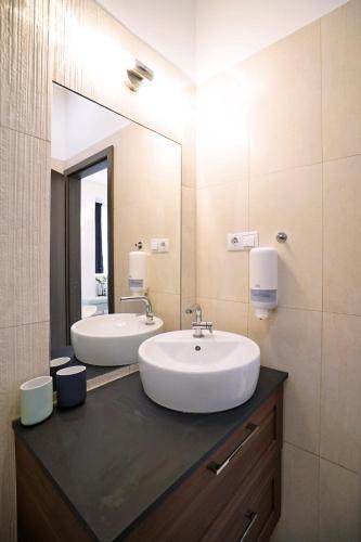 Rumbach Apartment - image 7