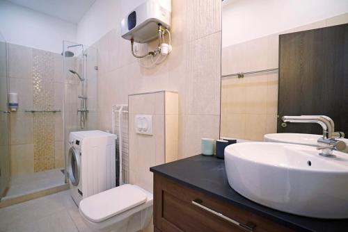 Rumbach Apartment - image 9