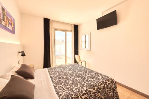 Premium Triple Room with Terrace 