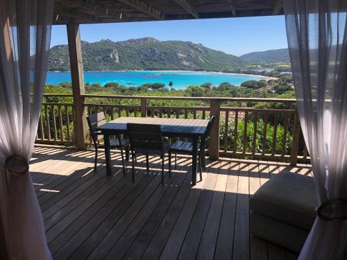 Villa vue mer aux Hameaux de Santa Giulia gîte à louer Bocca del Oro