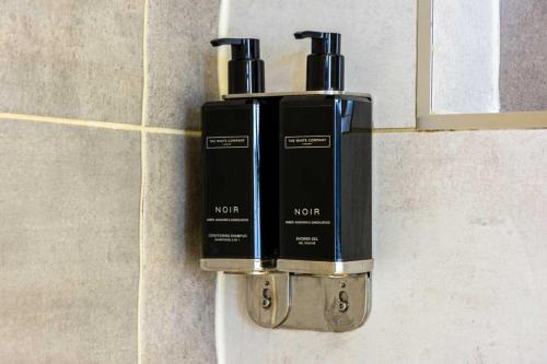 Roomzzz Chester City - main image