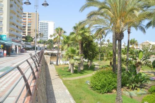 VIVE BENALMADENA APARTAMENTO LUXE PUEBLO MARINERO 3, 50 metros al mar