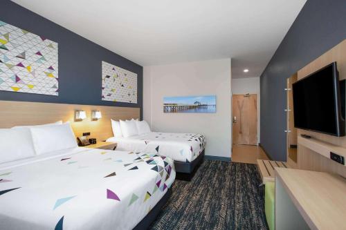 La Quinta Inn & Suites by Wyndham Manassas, VA- Dulles Airport