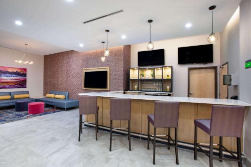 La Quinta Inn & Suites by Wyndham Manassas, VA- Dulles Airport in Manassas, USA