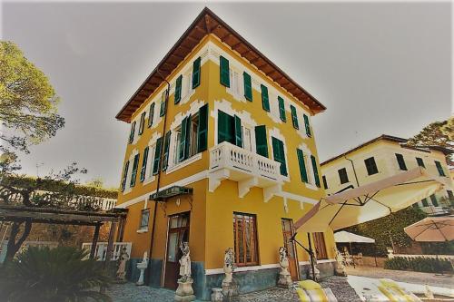 Grande appartamento in Villa con terrazza sul mare - Apartment - Celle Ligure