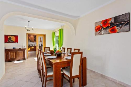 Villa Pera by Villa Plus - main image