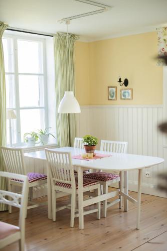 Bäcks Bed & Breakfast - image 3