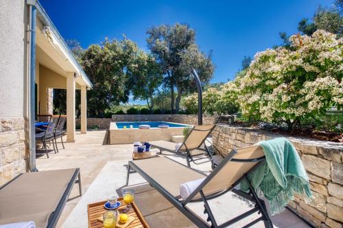NEW! Villa SAN with heated pool, traditional surroundings, 3-bedrooms