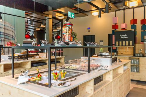 อาหารและเครื่องดื่ม, MEININGER Hotel Zürich Greencity (MEININGER Hotel Zurich Greencity) in ซูริค