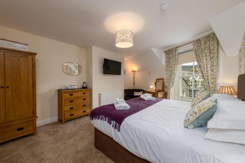 Superior Double or Twin Room image 4