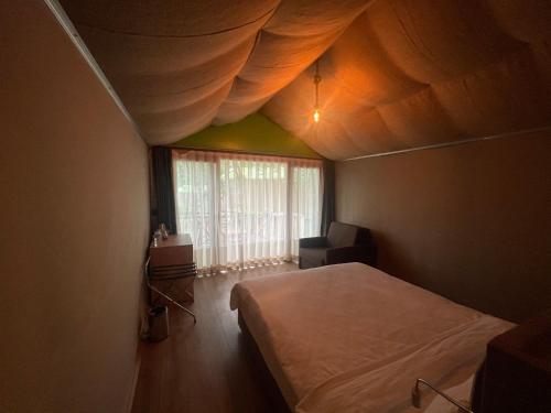 LONGOSPHERE GLAMPING