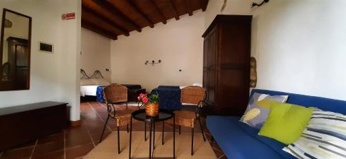 Familiar Room with Terrace with private access image 10