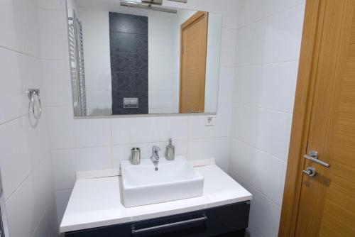 Three bedroom Duplex apartment with large terrace, Istanbul (photo 6)