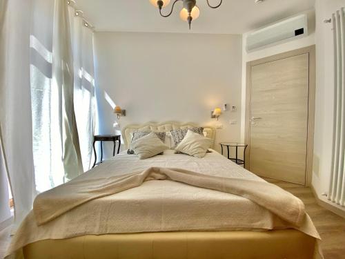 UNIQUE ROOMS — other in 21 Via Passo Buole , Verona Italy, 37126