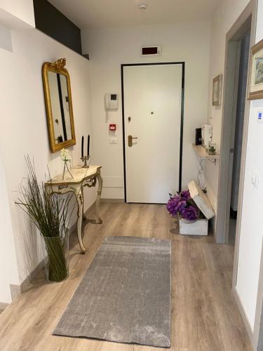 UNIQUE ROOMS 5