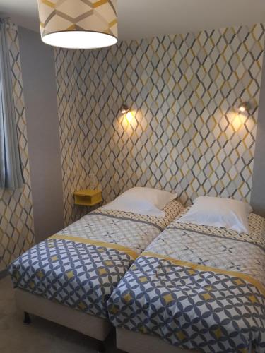2 twin beds