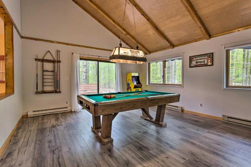 Pocono Paradise with Game Room Walk to Locust Lake!