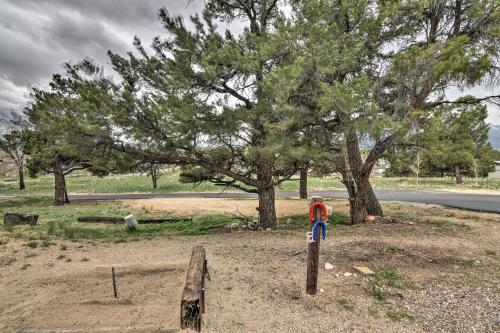 Stunning Home with Fire Pit, 11 Mi to Mt Yale!