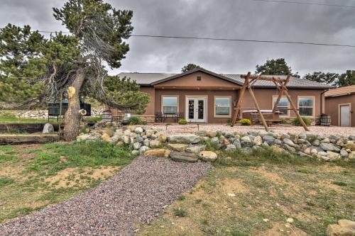 Stunning Home with Fire Pit, 11 Mi to Mt Yale!