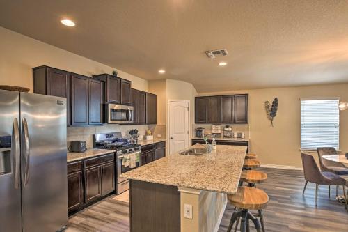 San Antonio Retreat with Yard and Grill Near Dtwn - image 3