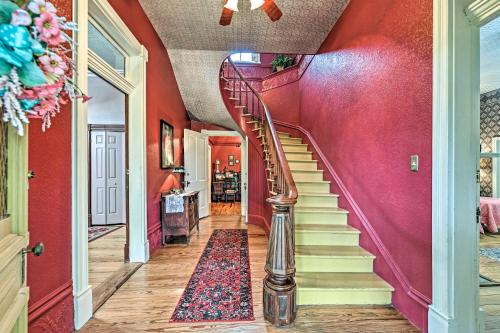 The Lilly House Historic Glen Rose Home with Porch!