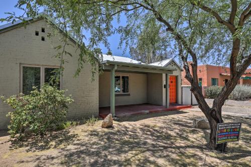 Vibrant Tucson Home, Walk to U of A and Dining!