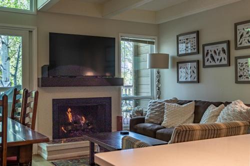 Holiday home near Sun Valley Resort in Elkhorn Village - image 4