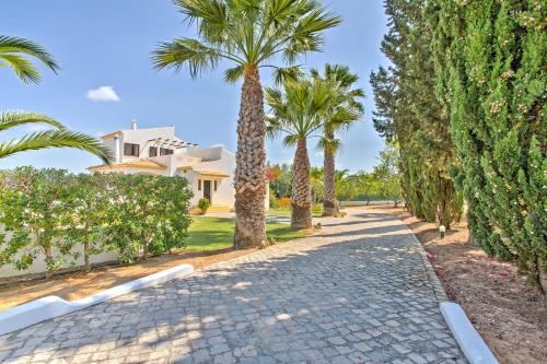 Facilities, Villa Candida by Villa Plus in Vale Verde