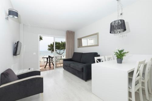 Sand Beach Apartments - image 14