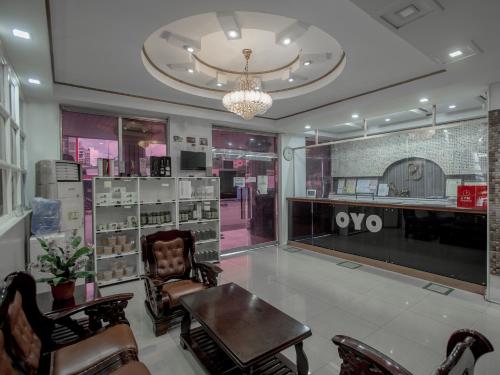 OYO 700 Pj Inn Hotel