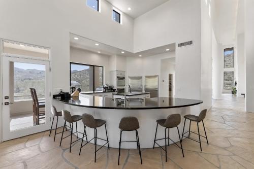 Gorgeous Panorama Mountain Views - Large Heated Outdoor Pool & Spa home - image 2