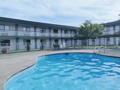 Sprucewood Inn in Elyria, USA