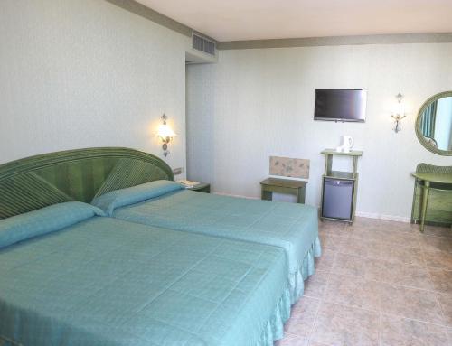 Hotel Kaktus Albir - image 4
