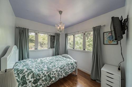 1925 Spanish Villa Retreat near Disneyland in Historic Park Santiago home - image 2