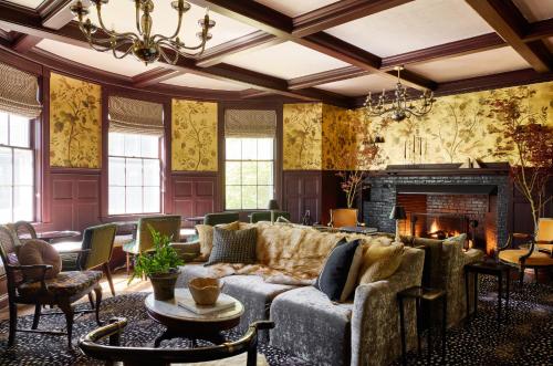 302321367 Kennebunkport Captains Collection