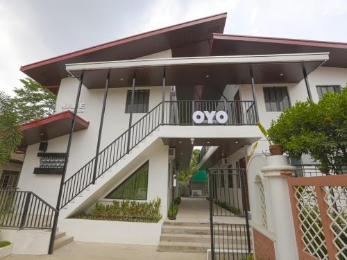 OYO 736 Jade Apartelle