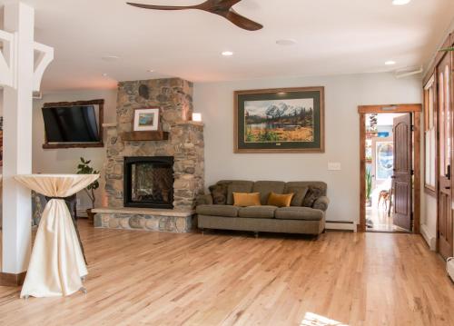 Clear Creek Inn