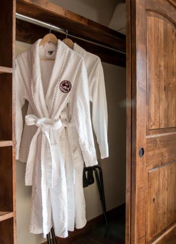 Clear Creek Inn