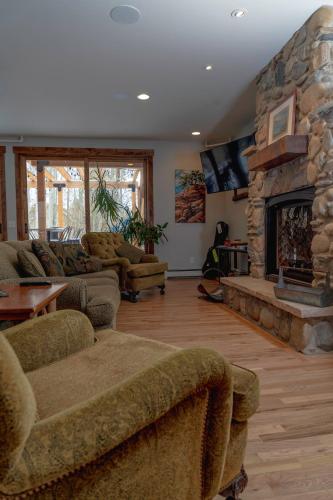 Clear Creek Inn