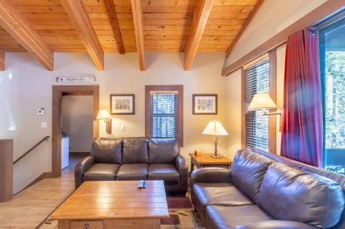 Cozy Aspen Grove 2 bed 2 bath - image 3