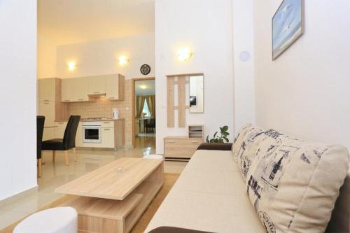 Apartment in Vir with sea view, terrace, air conditioning, Wi-Fi (4595-5)