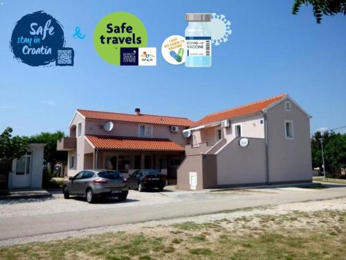  Apartments Branko Nin, Pension in Nin