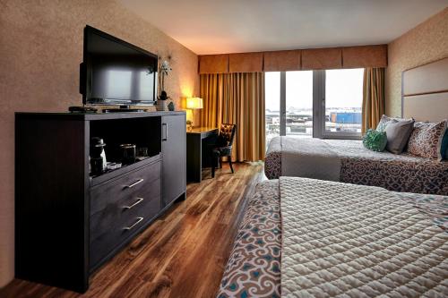 Executive Queen Room with Two Queen Beds, Pet-Friendly