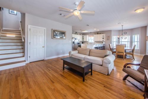 The Alexander by RealJoy Vacations - image 4